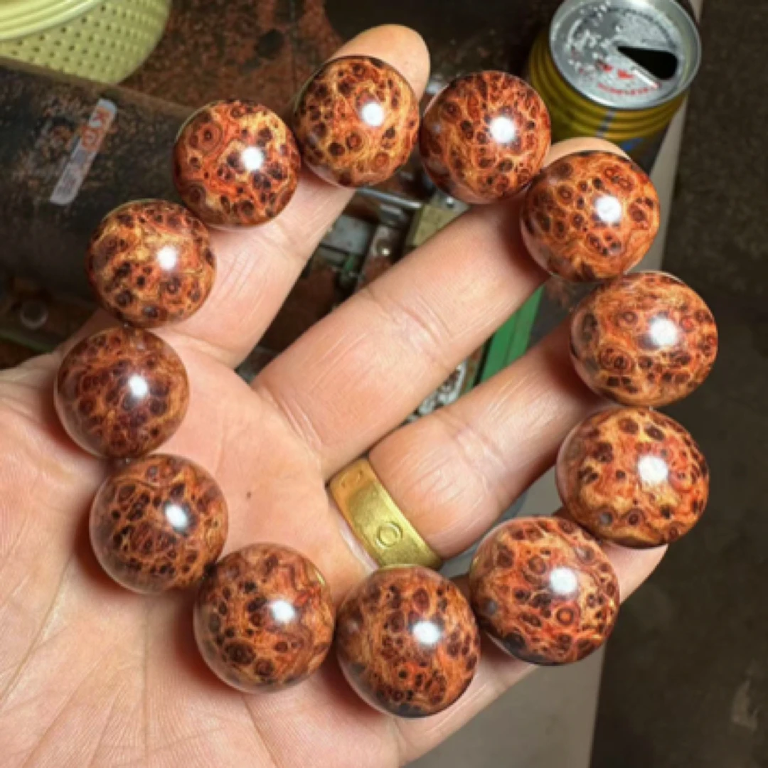 海南黄花梨原料定制现场制作摆件工艺品