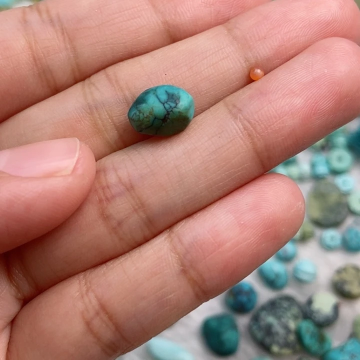 南红玛瑙未镶嵌珠宝奇石