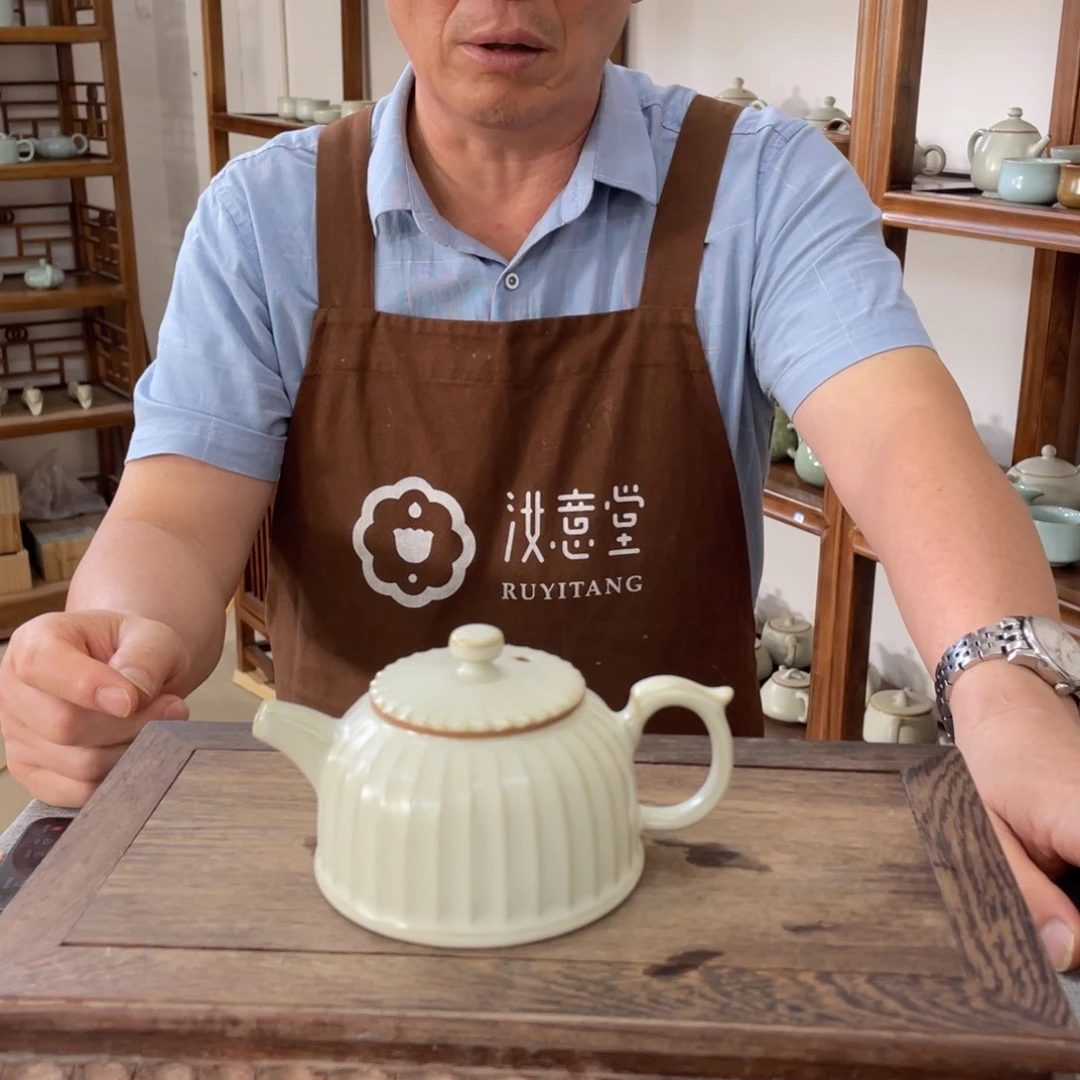瓷片月白釉仿古支烧青莲壶