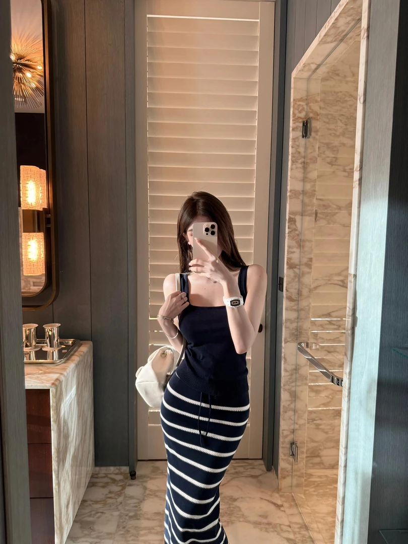 休闲百搭套装女复古撞色条纹u领吊带针织背心抽绳半身长裙两件套