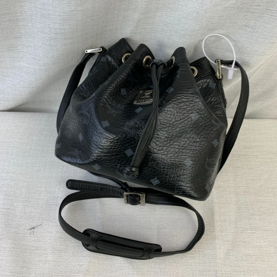 95新 MCM 黑色抽绳水桶包/SD11810026/0026