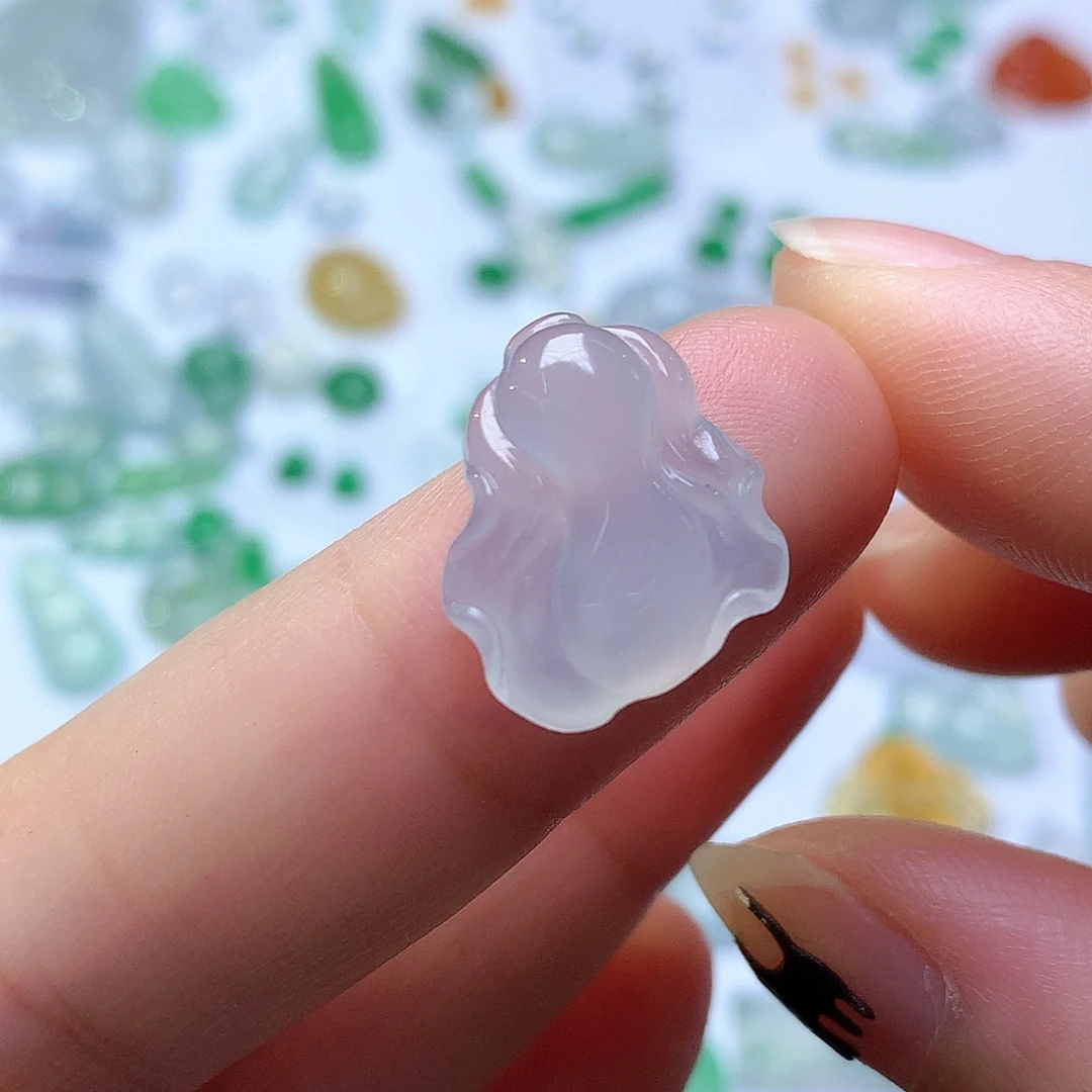 翡翠未镶嵌颈饰白菜