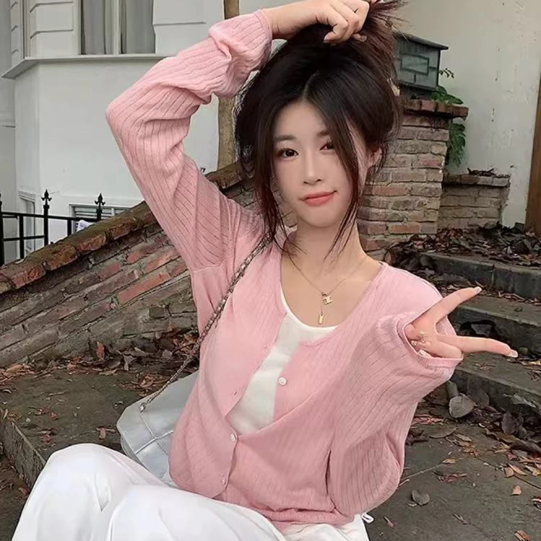 假两件针织衫女早秋新款薄款内搭打底衫设计感u领t恤上衣8106