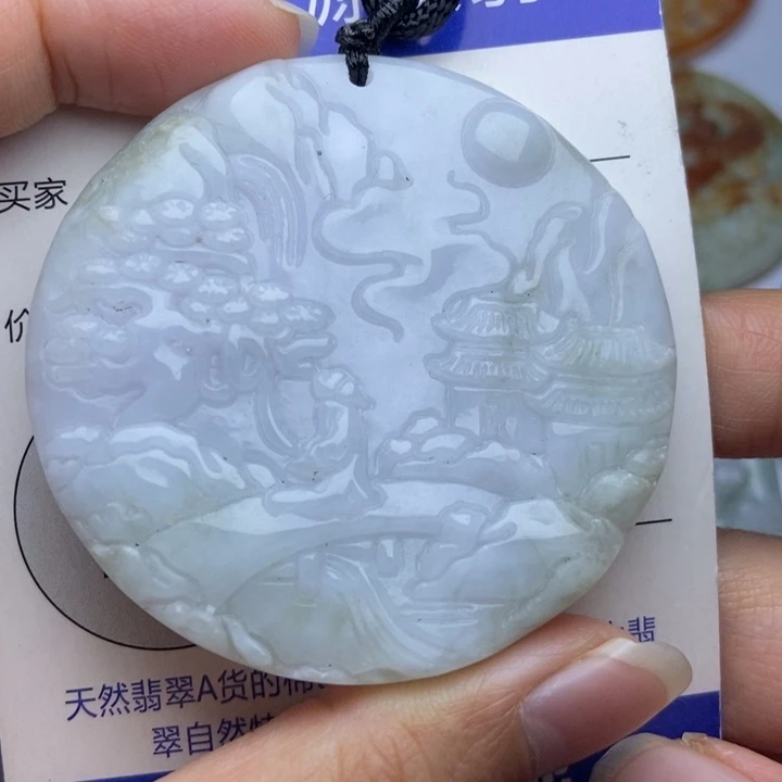 翡翠颈饰未镶嵌翡翠