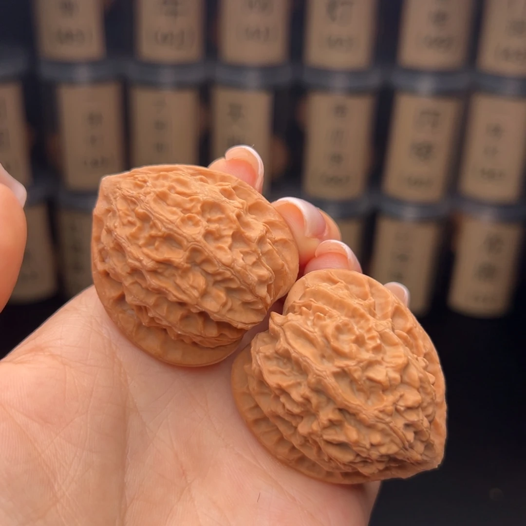 文玩核桃吊坠金牛40全品