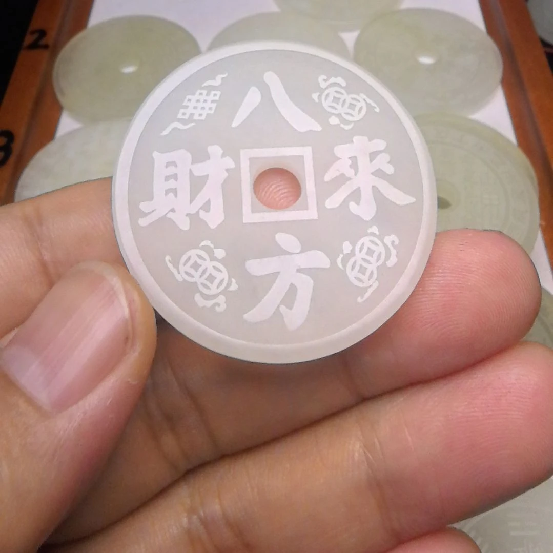 未镶嵌长石玉颈饰达*