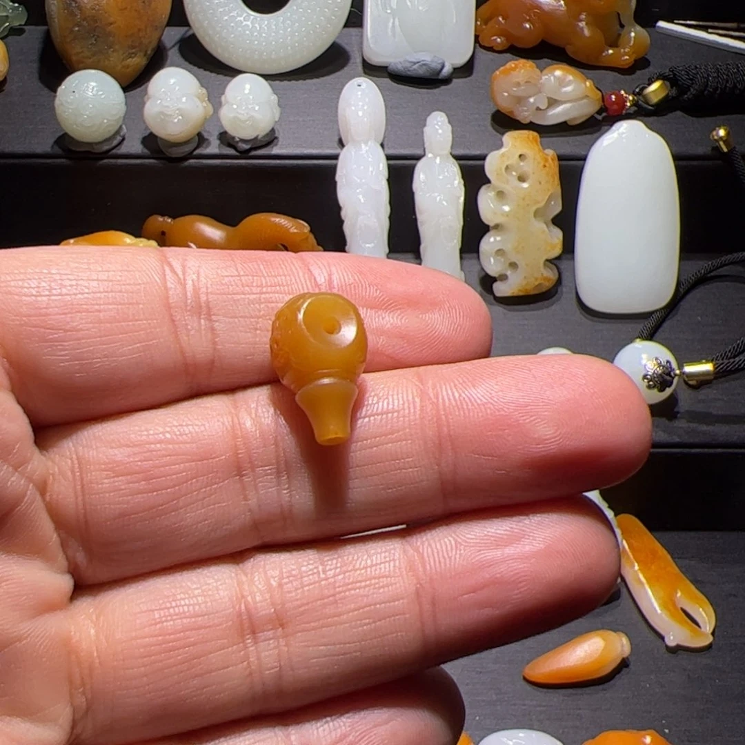 和田玉挂件未镶嵌蓝**空