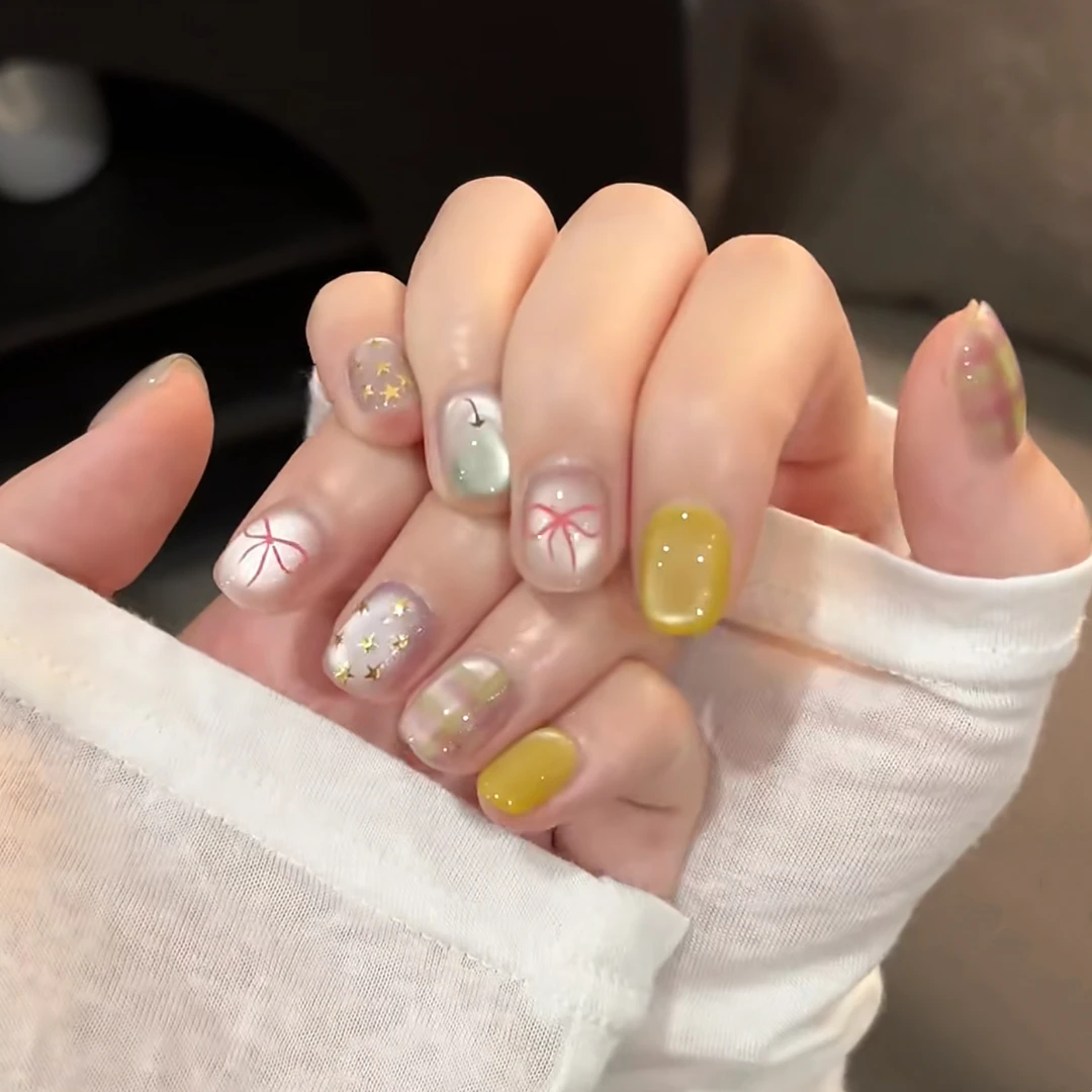 温柔风冰透高级感秋季可爱短款猫眼手工穿戴甲显白蝴蝶结女生美甲