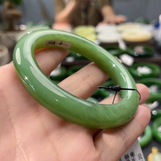 和田玉（碧玉）手镯未镶嵌