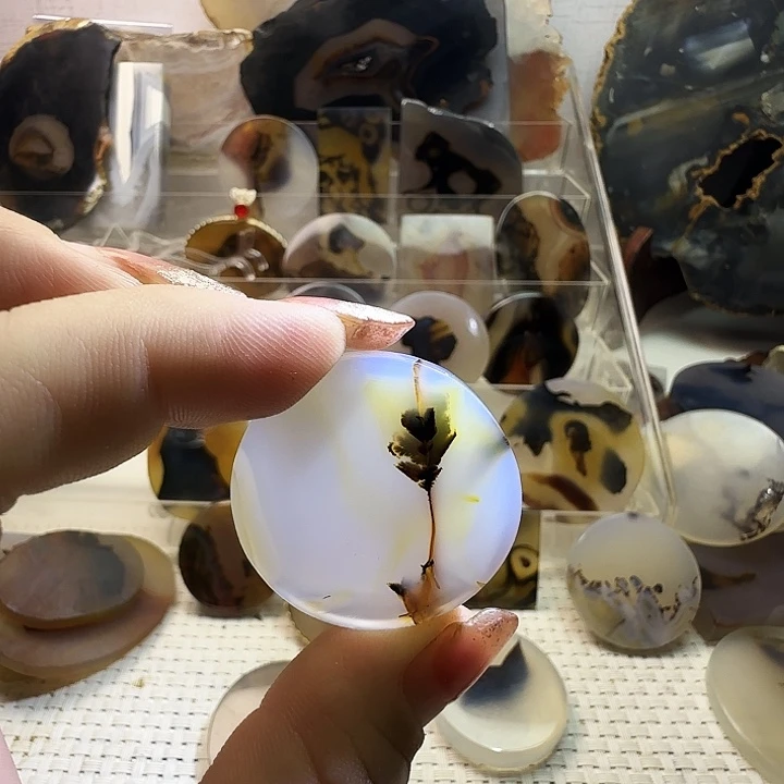 玛瑙/玉髓未镶嵌珠宝奇石