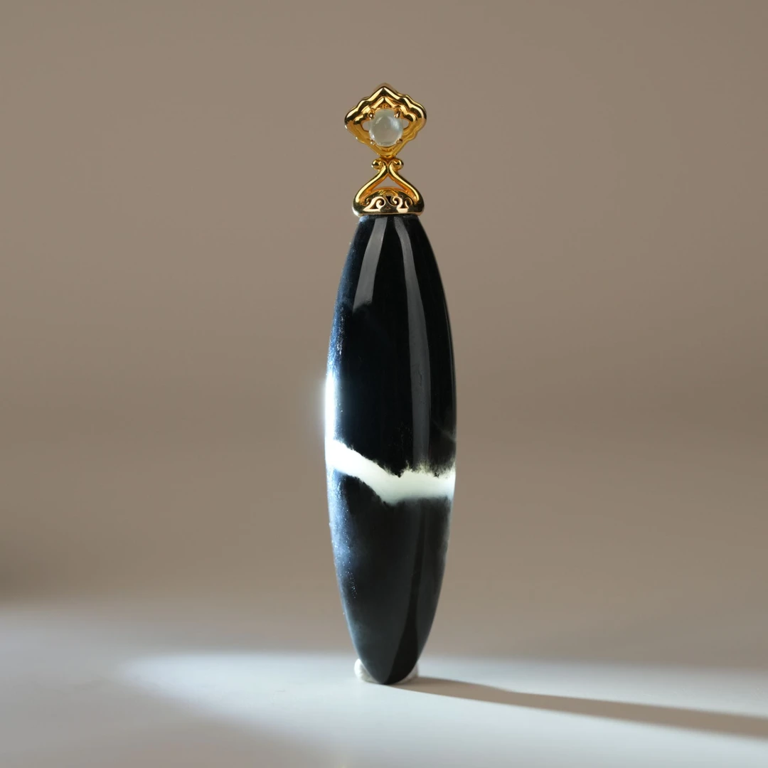 典藏级 和田玉青花籽一线天高定吊坠 18K金 64*14*8mm± H17805