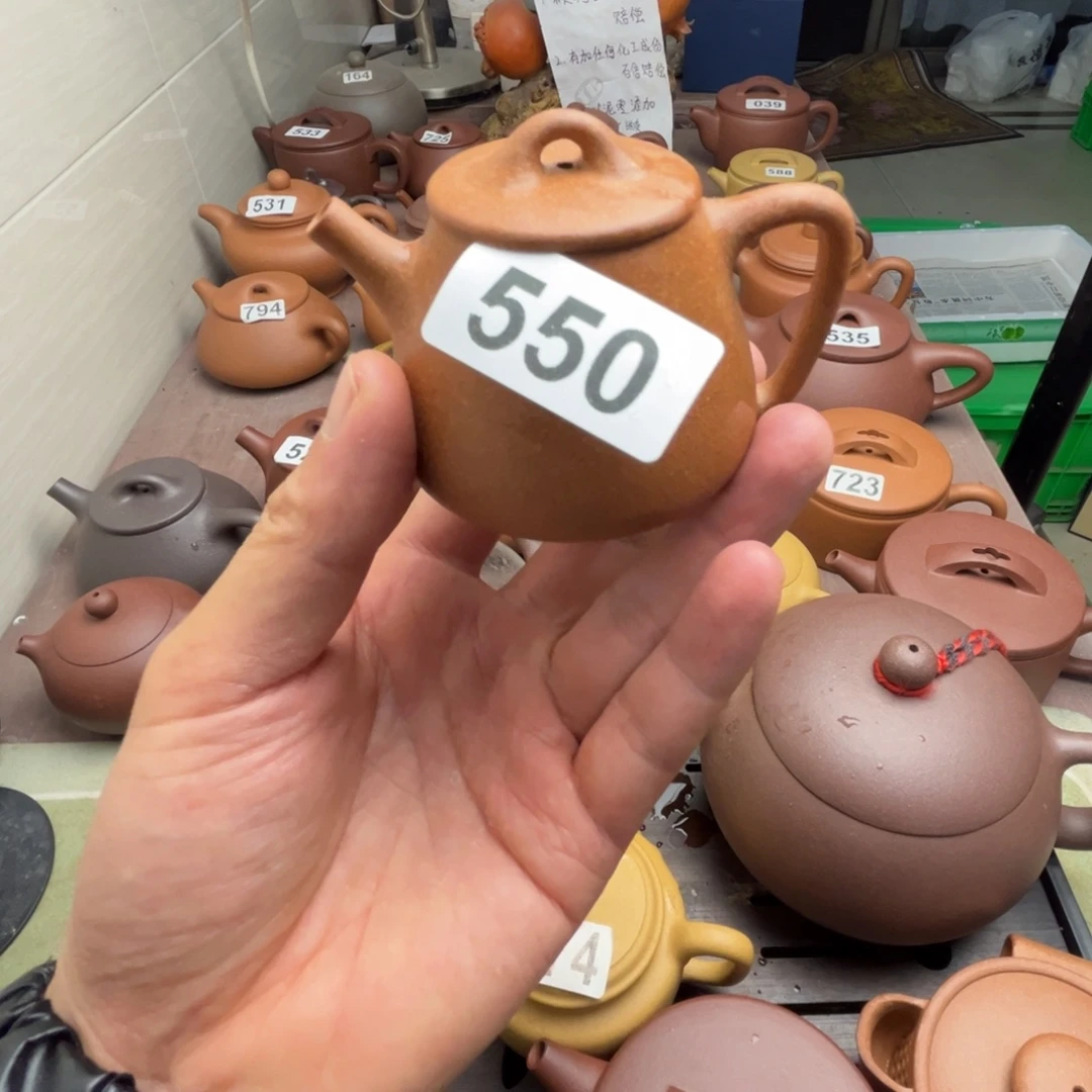 茶壶紫砂降坡泥110cc左右瑕疵