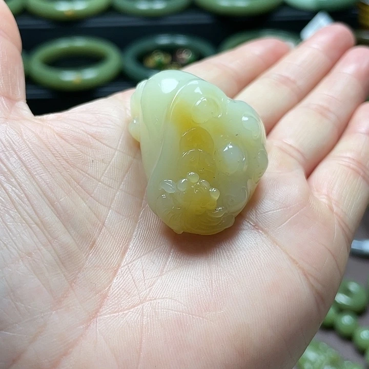 和田玉未镶嵌颈饰