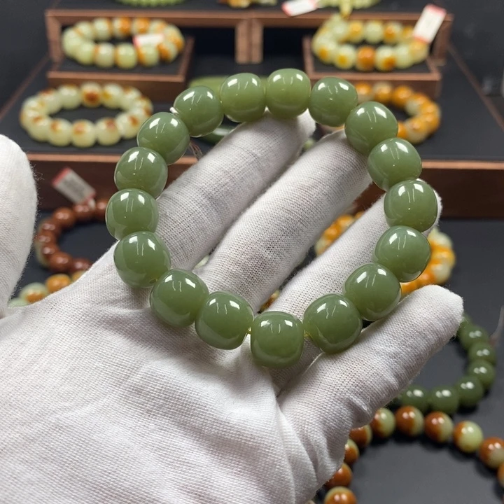 透闪石质玉未镶嵌手链