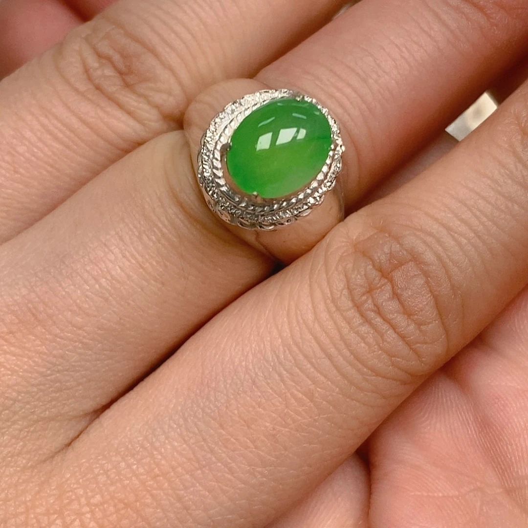 翡翠戒指未镶嵌翡翠