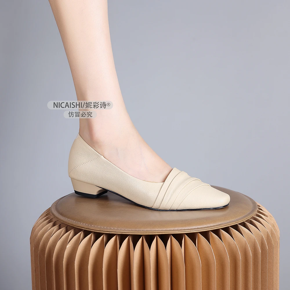 2025新款温柔米白色通勤鞋舒适单鞋女一脚蹬通勤软皮粗跟1356M