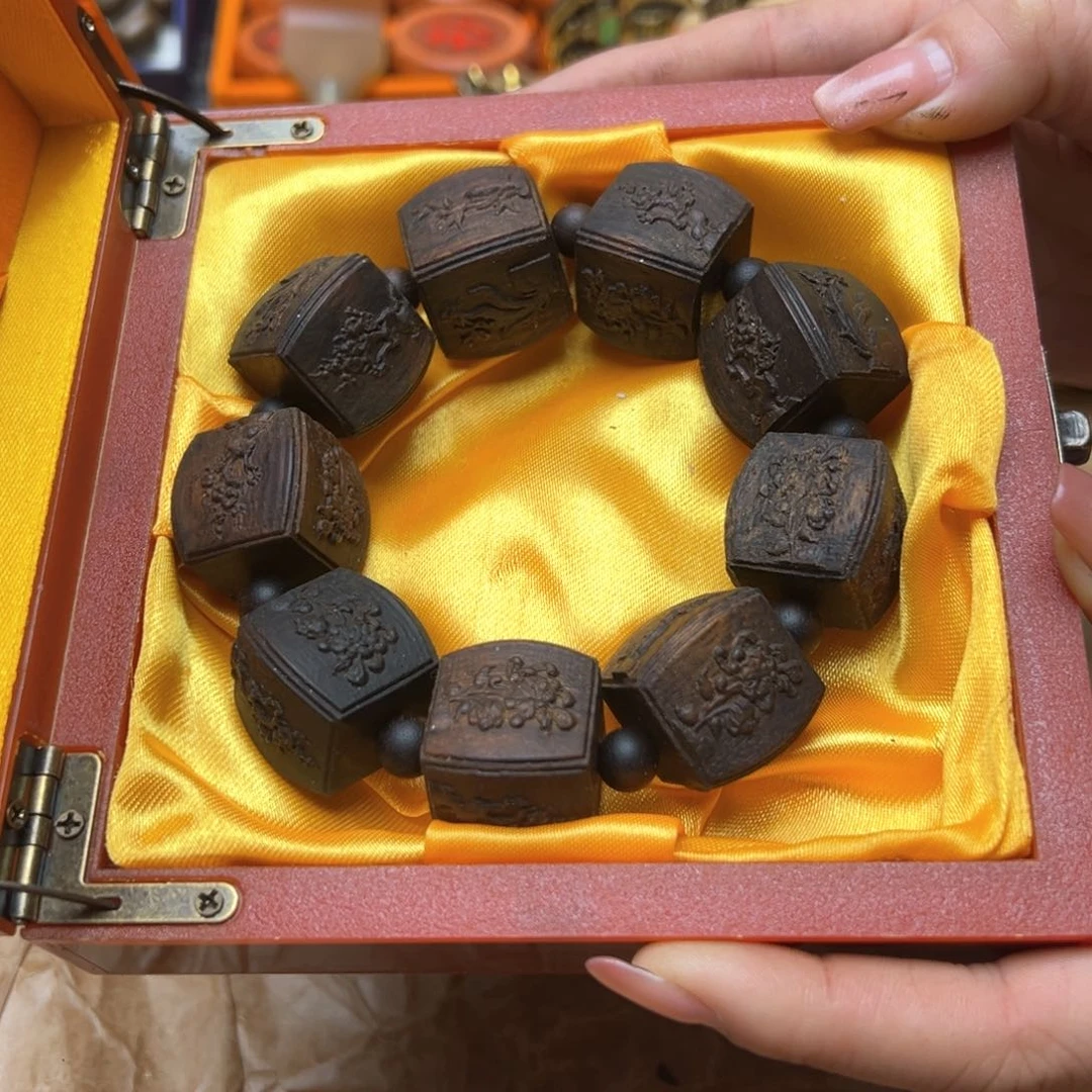 滴血莲花菩提吊坠