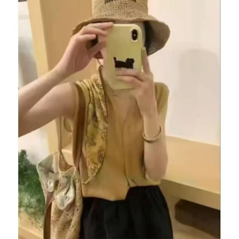 《琪琪家》夏季新款潮流气质时尚带丝巾显瘦减龄针织上衣-CS