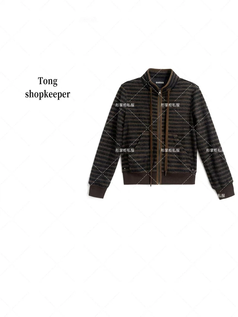 QJ/彤掌柜1682639 秋冬2025高定绵羊毛抽绳时尚拼接条纹显瘦上衣