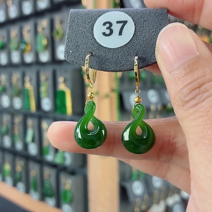 和田玉18K金镶嵌耳饰