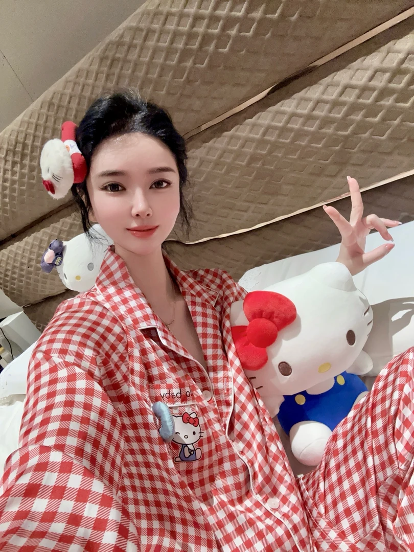 DL乐乐家   红色格子凯蒂猫睡衣女春秋季长袖宽松卡通家居服套装