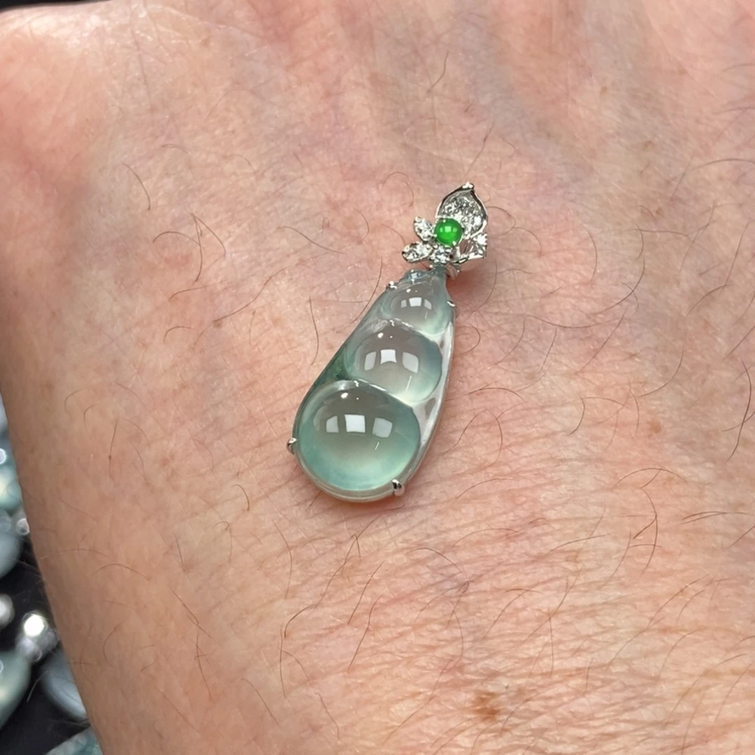 吊坠(不含链)18K金镶嵌翡翠豆子