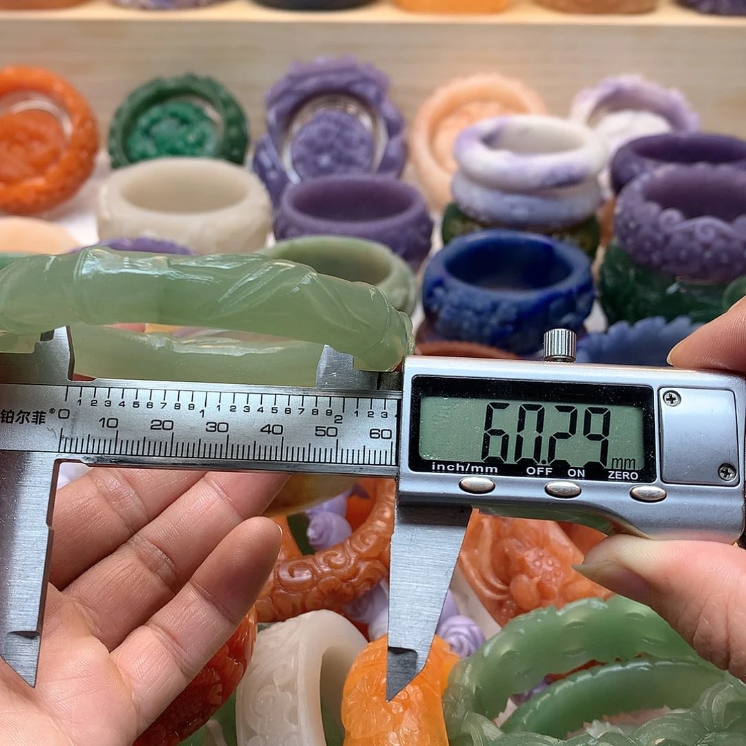 未镶嵌手镯石英质玉