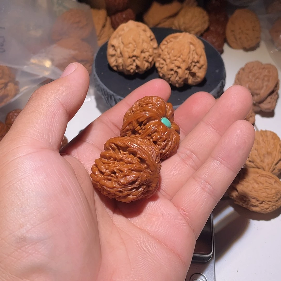 文玩核桃吊坠不**就俩