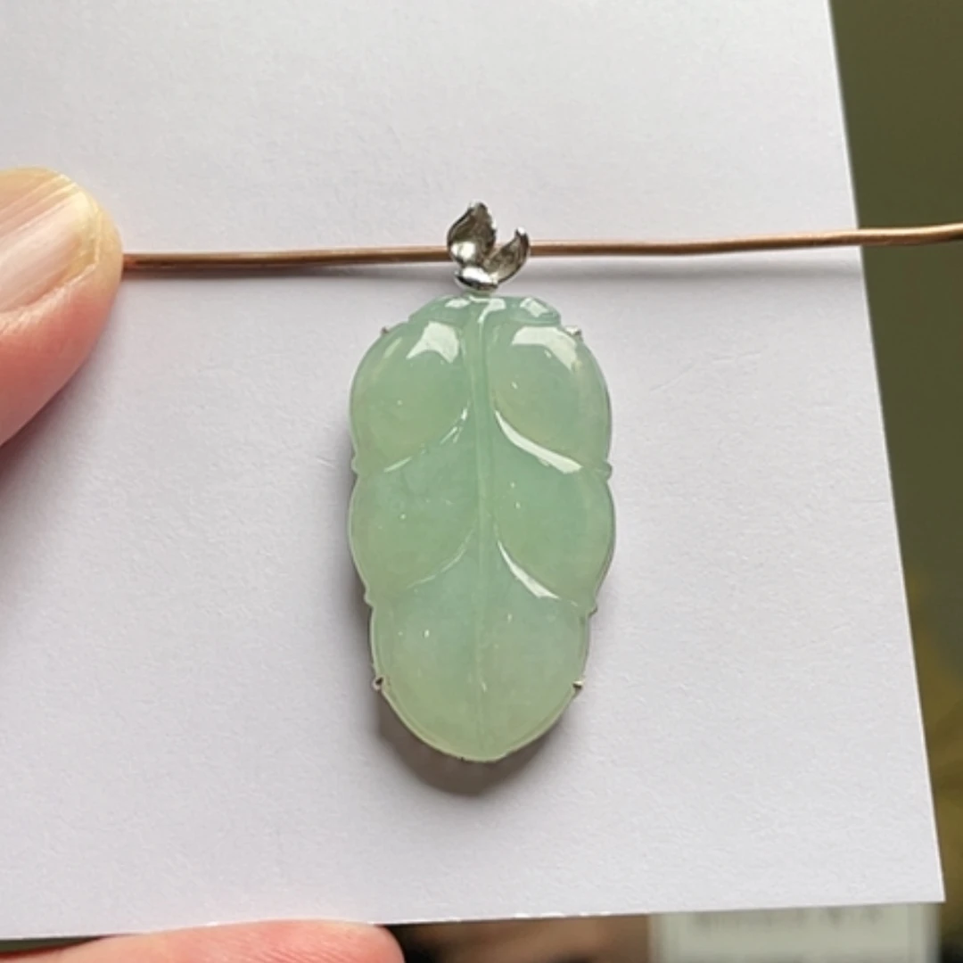 【闪购商品】吊坠(不含链)18K金镶嵌翡翠