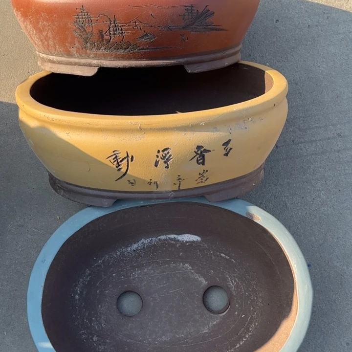 花盆紫砂100-3。  微瑕。