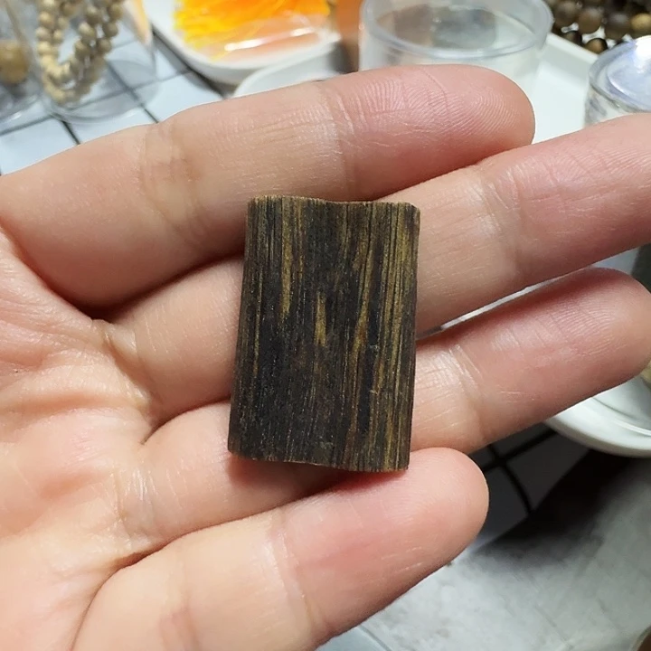 沉香沉香碎屑沉香原材料多样性发一