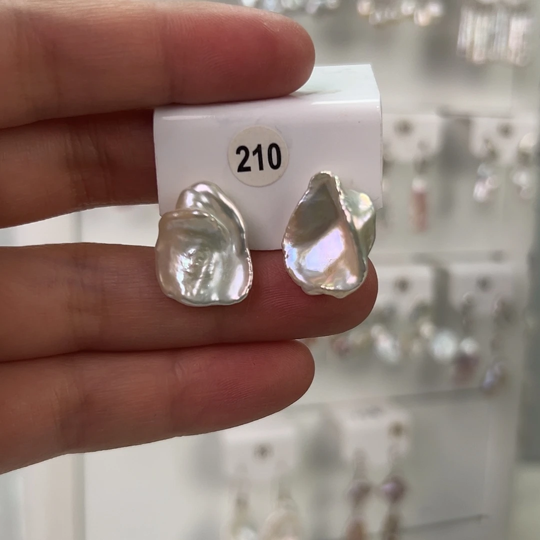 非金属巴洛克花瓣耳饰