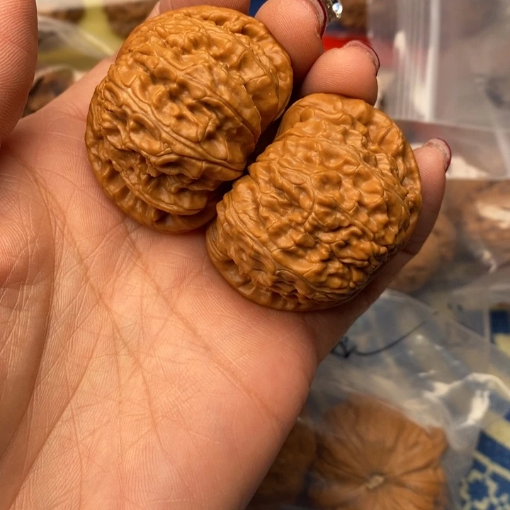 桃核吊坠白狮子44核桃