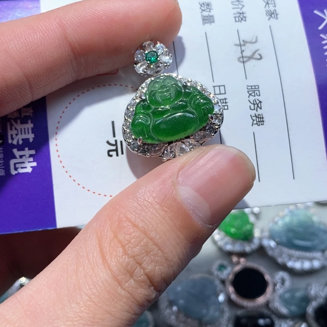 翡翠项链未镶嵌翡翠