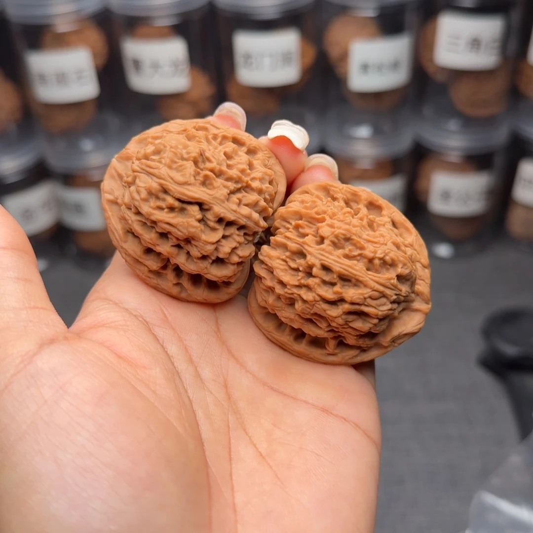 文玩核桃把件全品南疆石