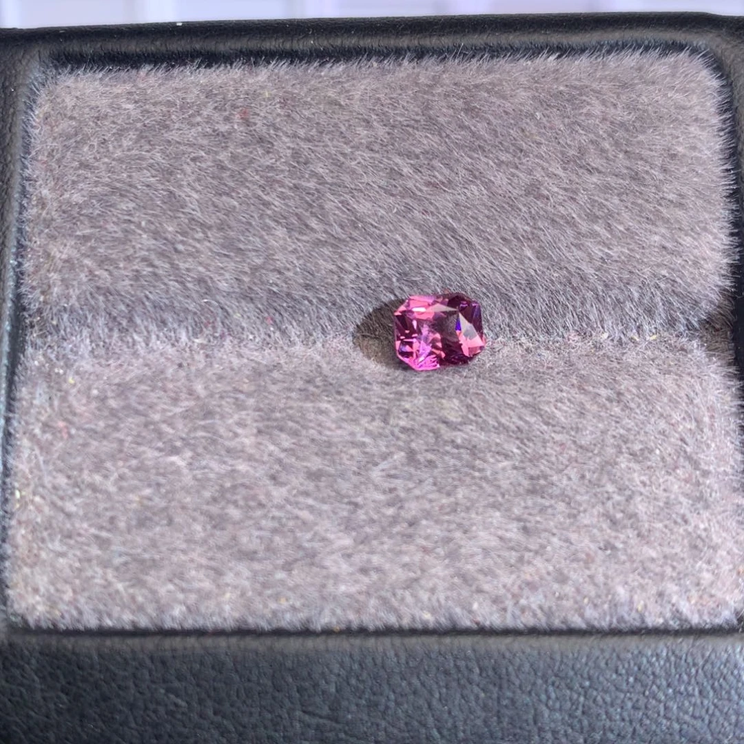 尖晶石裸石0.77克拉