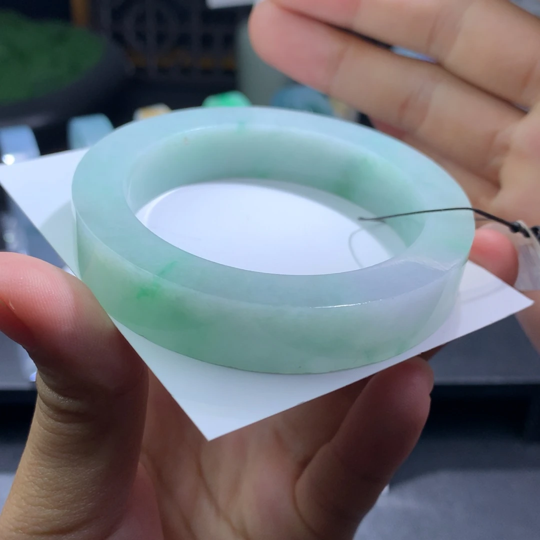 未镶嵌翡翠手镯定制翡翠