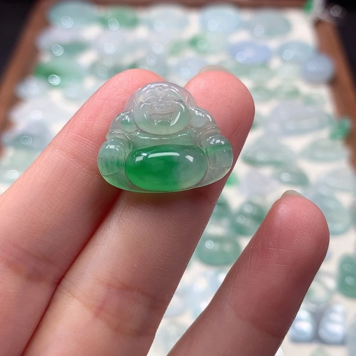 翡翠未镶嵌颈饰冰种飘阳绿佛公