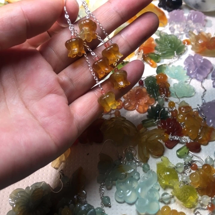 洁***子未镶嵌蛇纹石玉耳坠