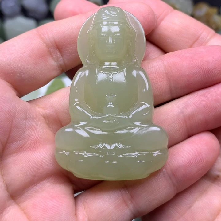 涩***果和田玉未镶嵌颈饰