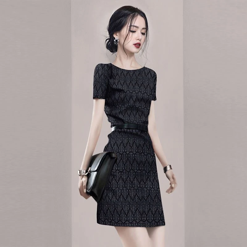 高级感时尚名媛印花连衣裙女夏2024新款轻奢气质系带显瘦减龄裙子