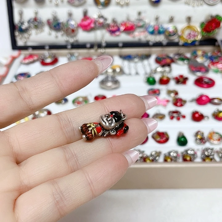 赵***告足银珐琅珐琅彩足银配件