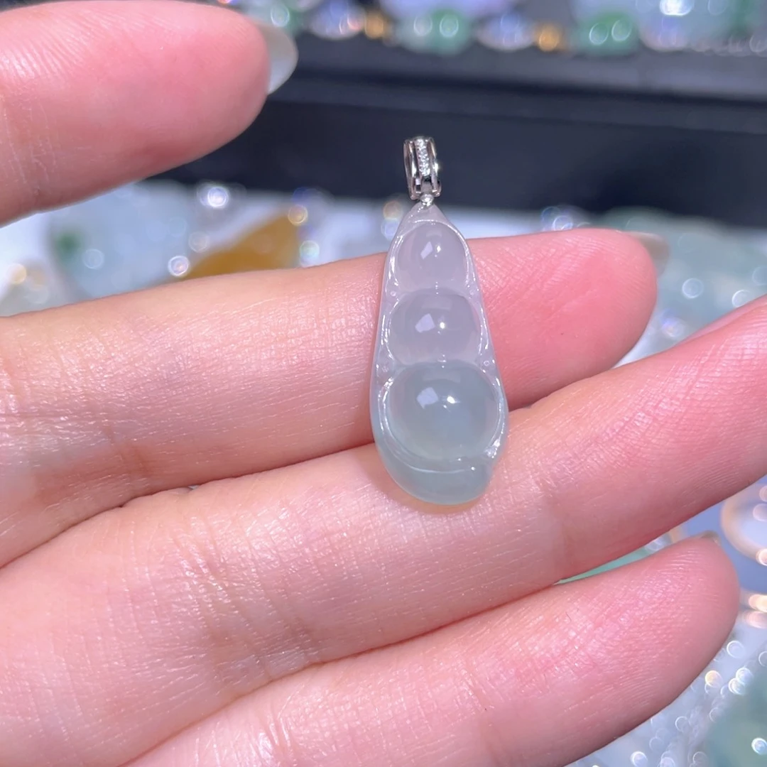 颈饰18K金镶嵌翡翠翡翠