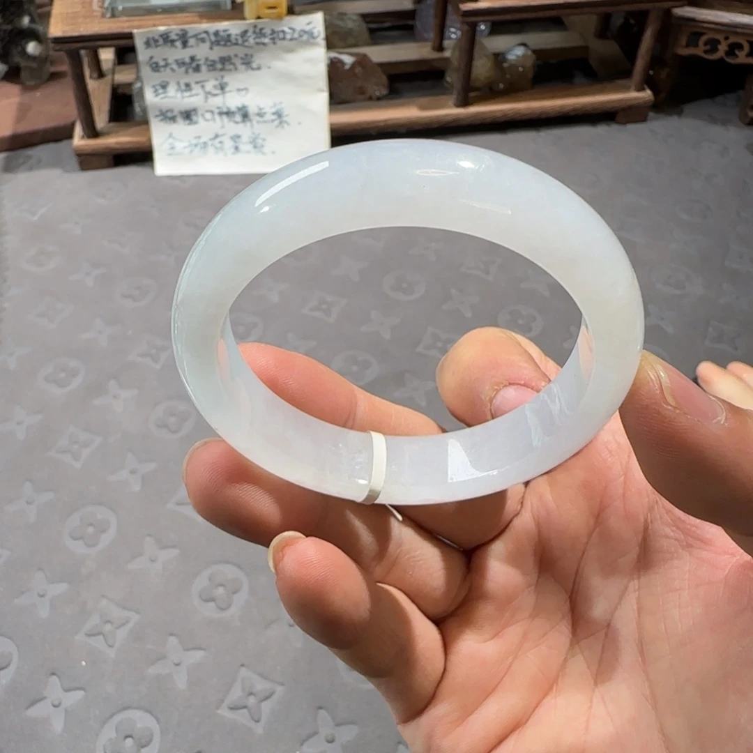 翡翠未镶嵌手镯52圈口