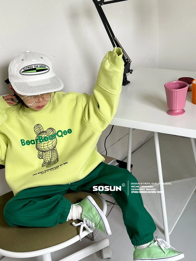 亮黄色圆领加绒卫衣（199任选两件）