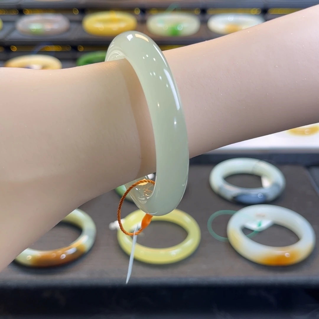 和田玉未镶嵌手镯高冰种晴水 毕业款