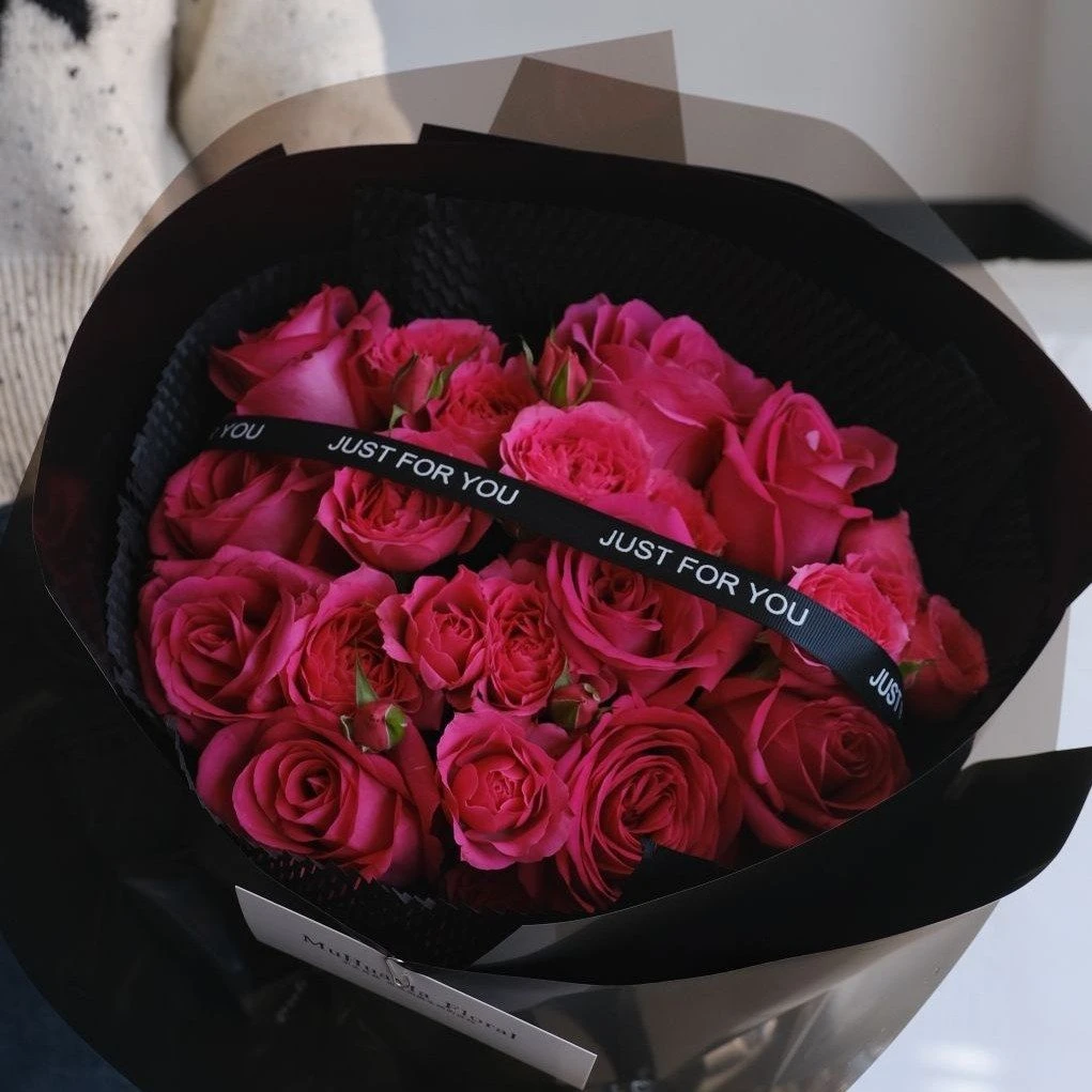 （兰蔻御用玫瑰）11朵弗洛伊德玫瑰搭配3支多头弗洛伊德玫瑰花束