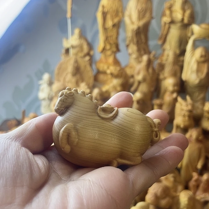 柏木（崖柏）崖柏生肖马