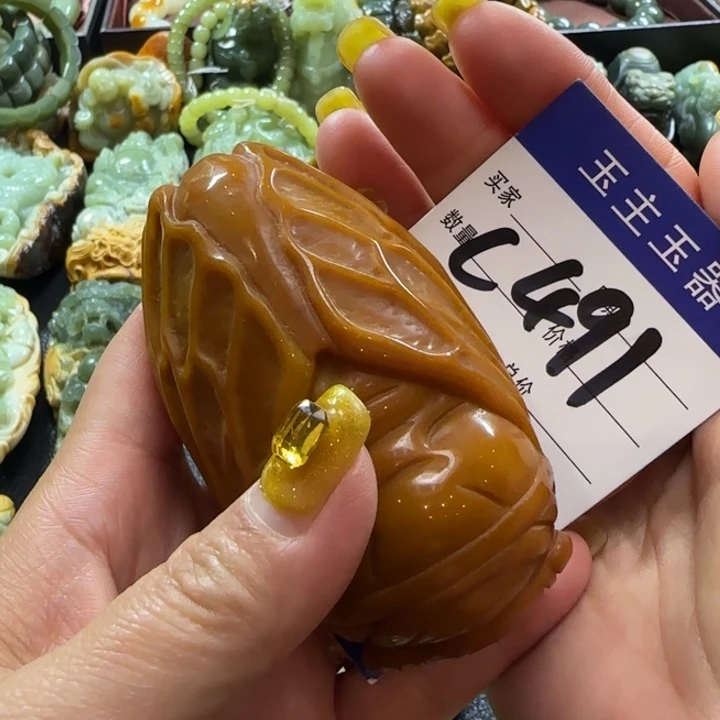 透闪石质玉未镶嵌把件