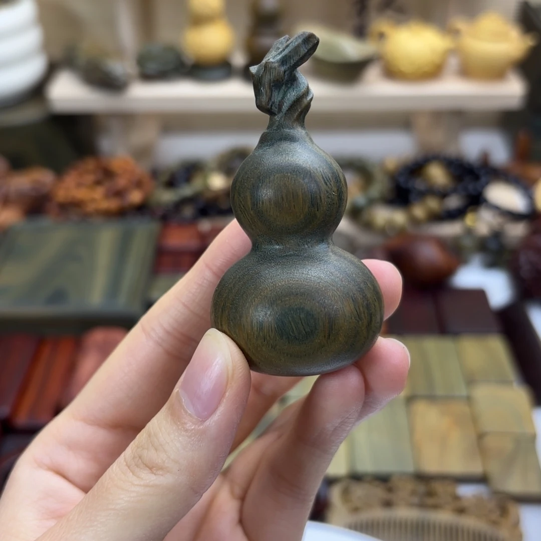 初***一木绿檀木料工艺品